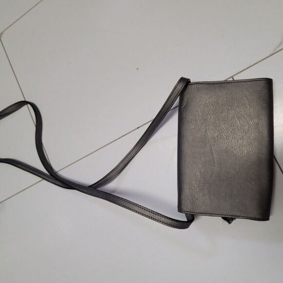 ~ small grey simply vera crossbody purse - Picture 3 of 5